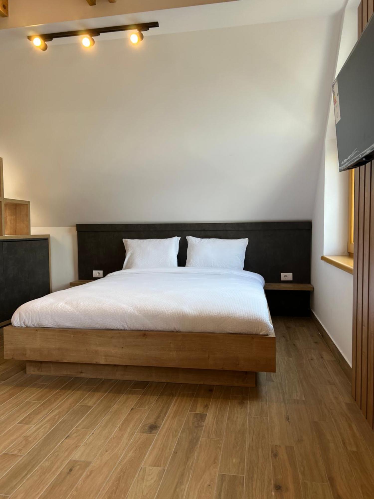 Zlatni Odmor Aparthotel ซลาตีบอร์ ภายนอก รูปภาพ
