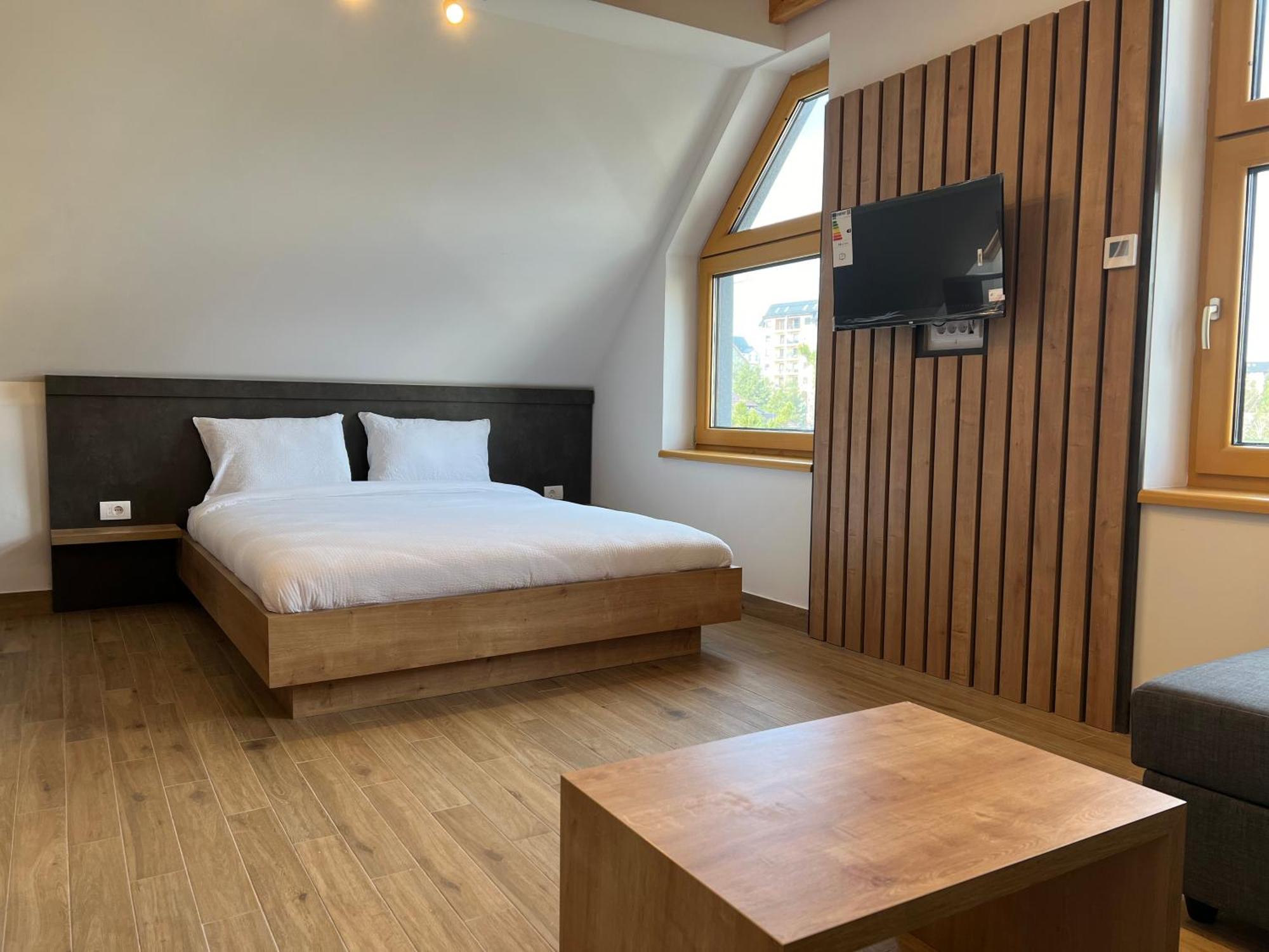 Zlatni Odmor Aparthotel ซลาตีบอร์ ภายนอก รูปภาพ