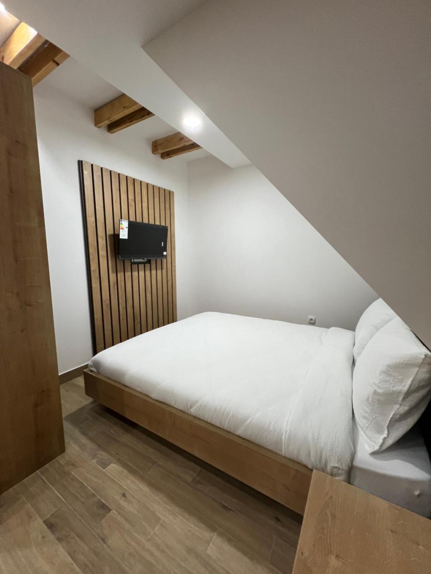 Zlatni Odmor Aparthotel ซลาตีบอร์ ภายนอก รูปภาพ