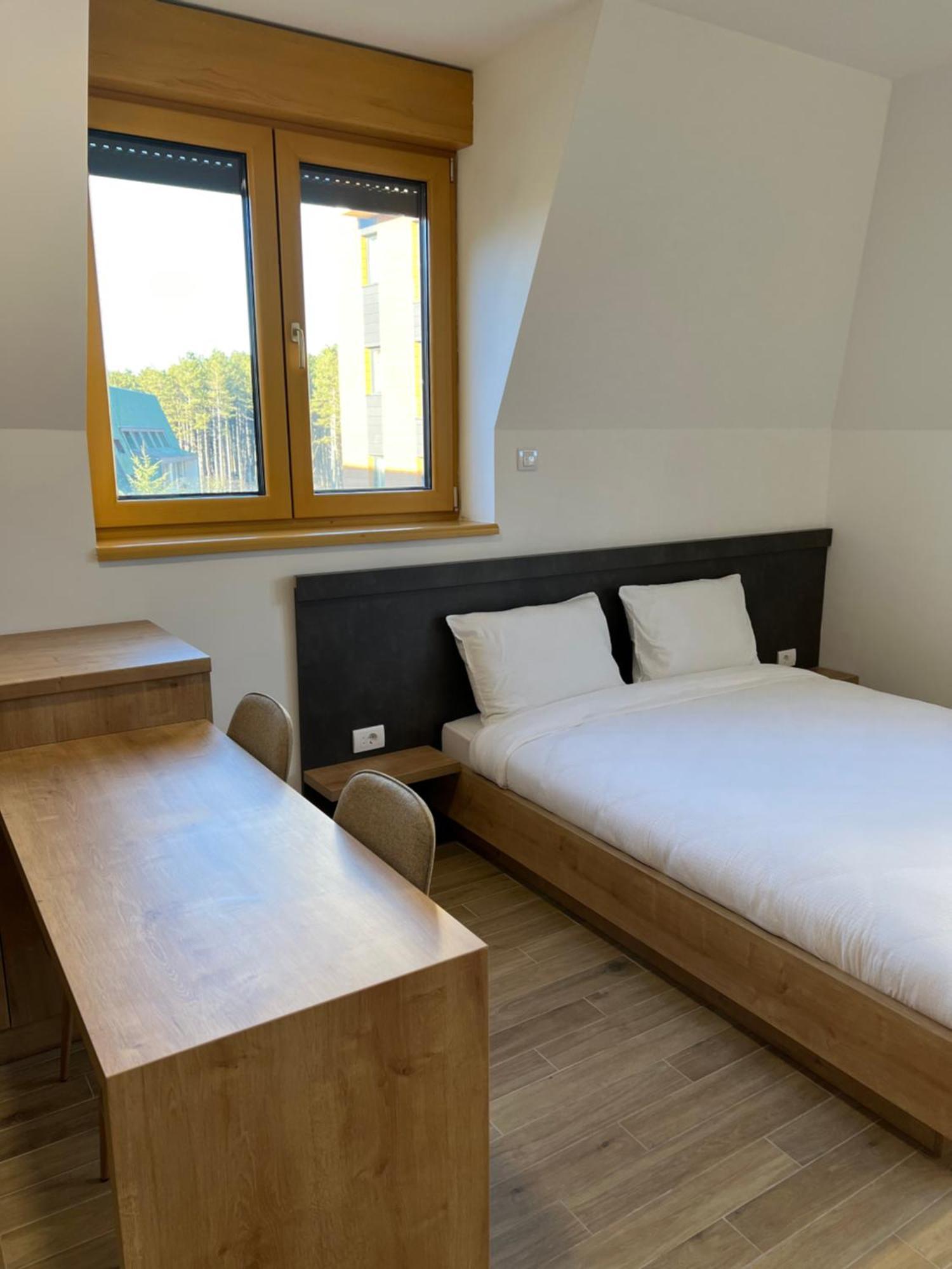 Zlatni Odmor Aparthotel ซลาตีบอร์ ภายนอก รูปภาพ
