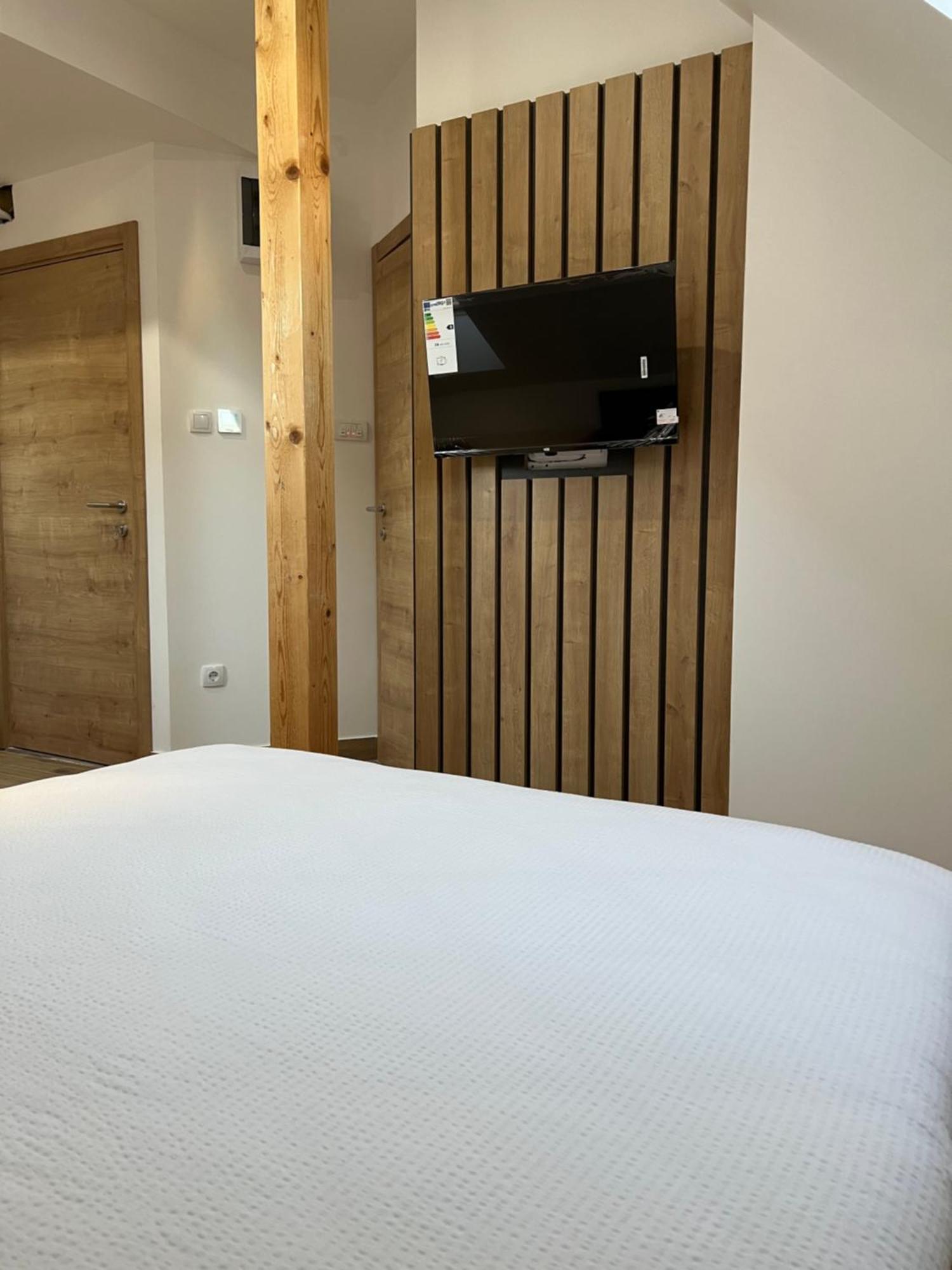 Zlatni Odmor Aparthotel ซลาตีบอร์ ภายนอก รูปภาพ