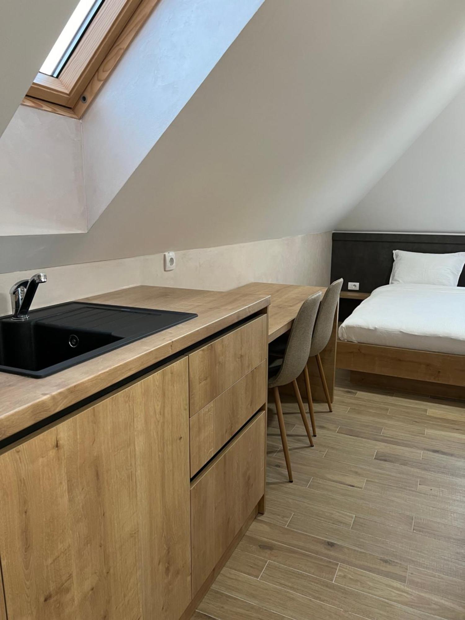 Zlatni Odmor Aparthotel ซลาตีบอร์ ภายนอก รูปภาพ