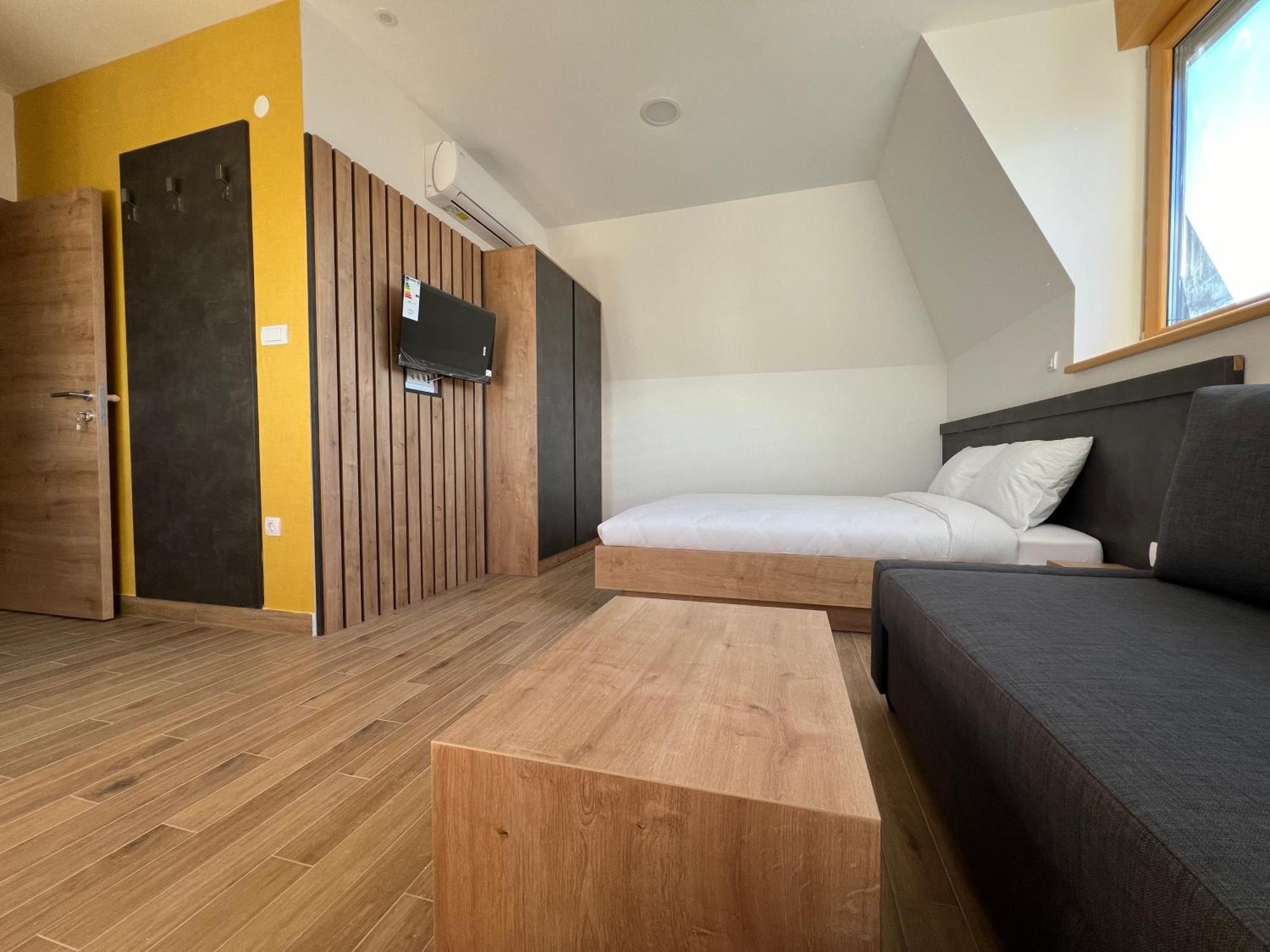 Zlatni Odmor Aparthotel ซลาตีบอร์ ภายนอก รูปภาพ
