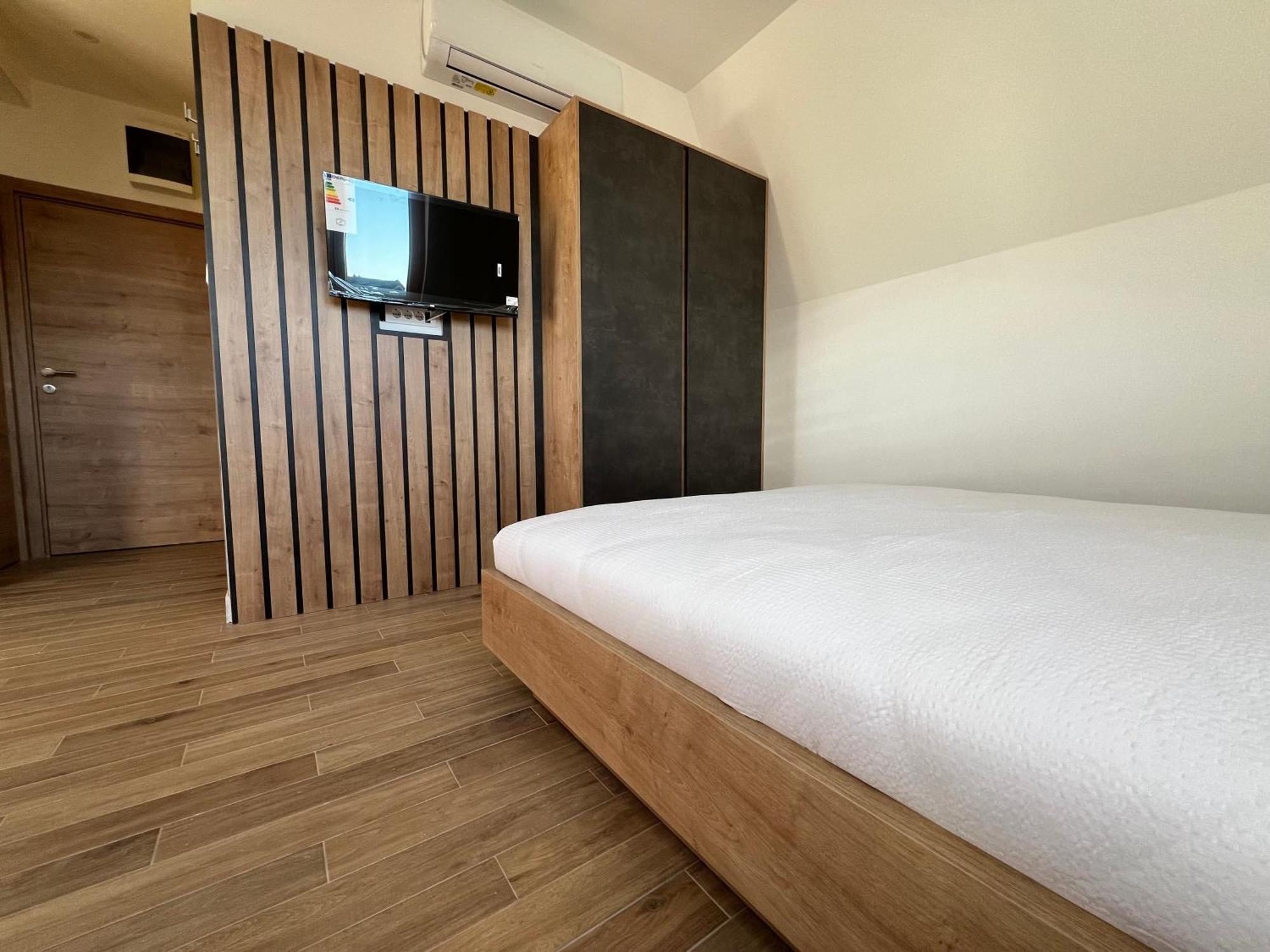 Zlatni Odmor Aparthotel ซลาตีบอร์ ภายนอก รูปภาพ